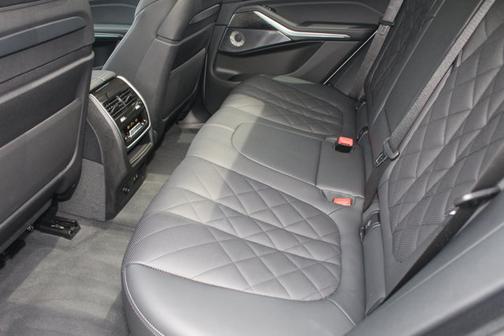 2024 BMW X5 M60i