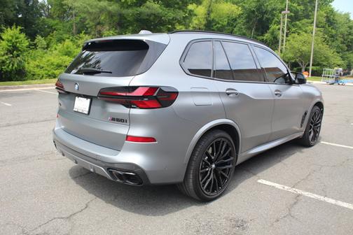 2024 BMW X5 M60i