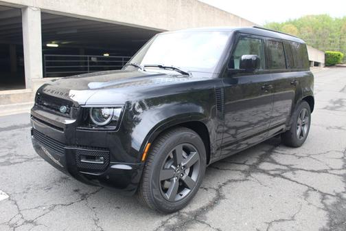 2025 Land Rover Defender X-Dynamic SE