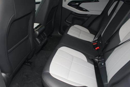 2026 Land Rover Range Rover Evoque Dynamic SE