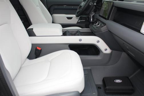 2025 Land Rover Defender S