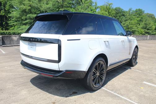 2025 Land Rover Range Rover SE