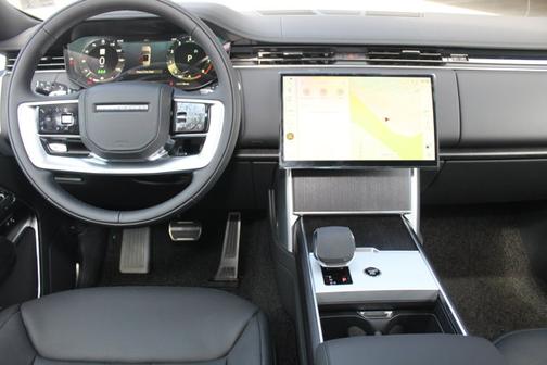 2025 Land Rover Range Rover SE