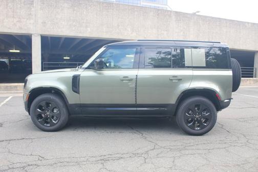 2025 Land Rover Defender X-Dynamic SE