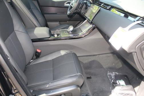2026 Land Rover Range Rover Velar Dynamic SE