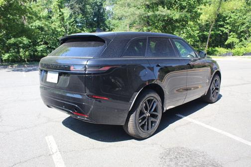 2026 Land Rover Range Rover Velar Dynamic SE