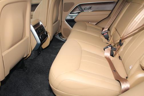 2025 Land Rover Range Rover SE