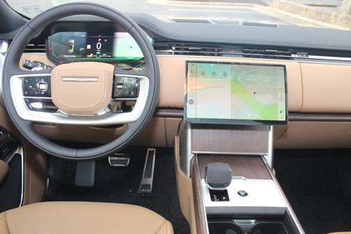 2025 Land Rover Range Rover SE