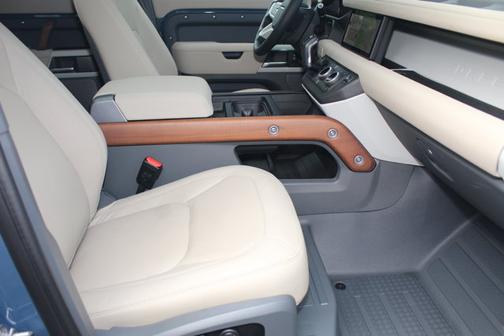 2024 Land Rover Defender S