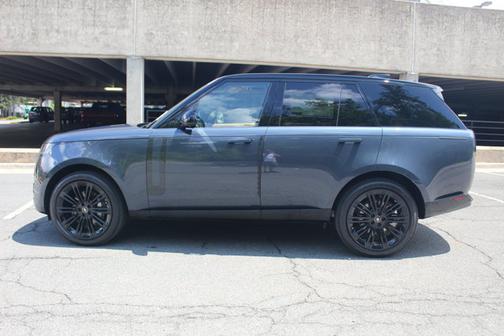 2025 Land Rover Range Rover SE