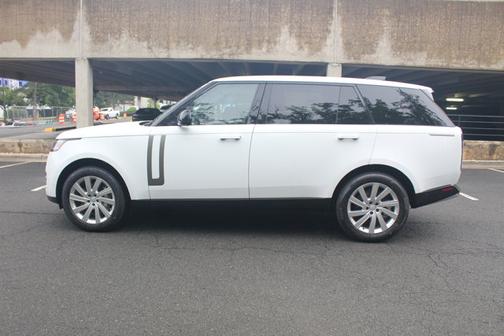 2025 Land Rover Range Rover SE