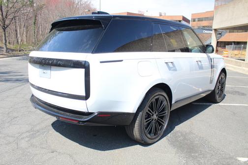 2025 Land Rover Range Rover SE
