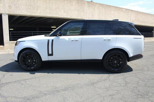 2025 Land Rover Range Rover SE