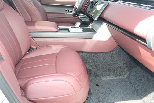 2025 Land Rover Range Rover SE
