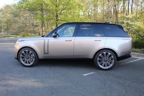 2025 Land Rover Range Rover SE