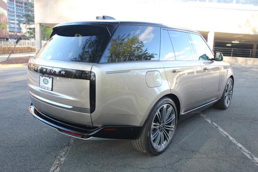 2025 Land Rover Range Rover SE