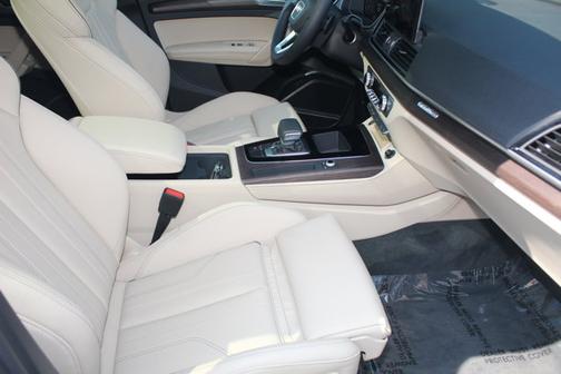 2024 Audi Q5 S line Premium Plus