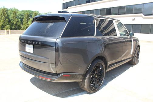 2025 Land Rover Range Rover SE