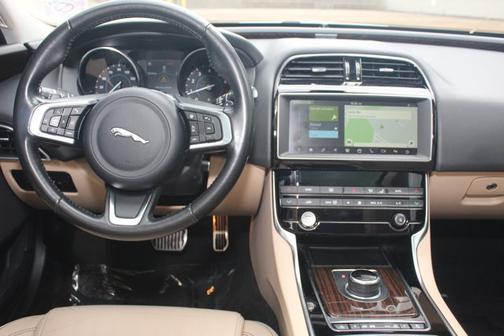 2019 Jaguar XE 25t Prestige