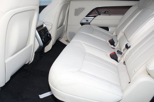 2025 Land Rover Range Rover SE