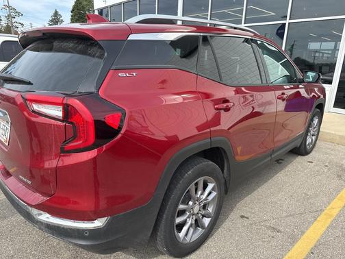 2022 GMC Terrain SLT