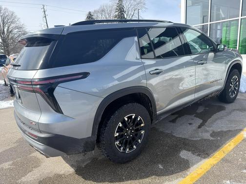 Sterling Gray Metallic 2024 Chevrolet Traverse AWD Z71