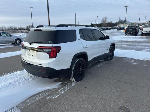 2023 GMC Acadia AWD SLT