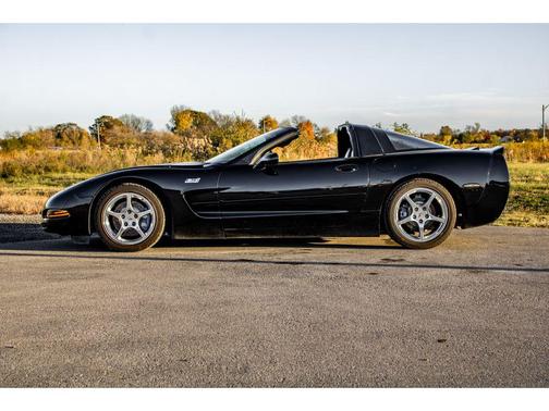 2001 Chevrolet Corvette Base