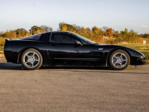 2001 Chevrolet Corvette Base