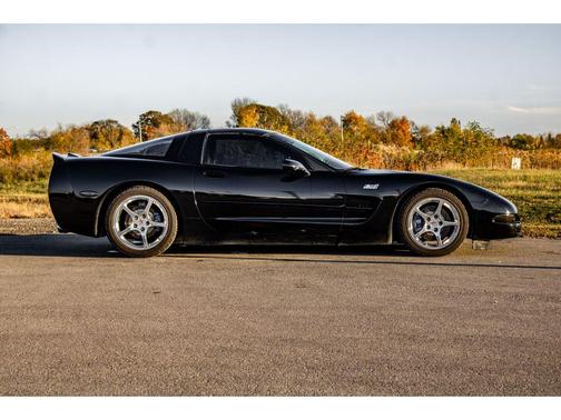 2001 Chevrolet Corvette Base