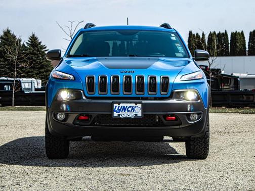 Hydro Blue Pearlcoat 2018 Jeep Cherokee Trailhawk