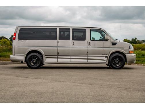2023 GMC Savana 2500 Work Van