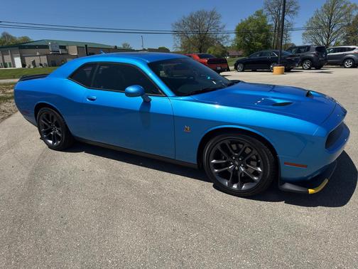 B5 Blue Pearlcoat 2023 Dodge Challenger R/T Scat Pack