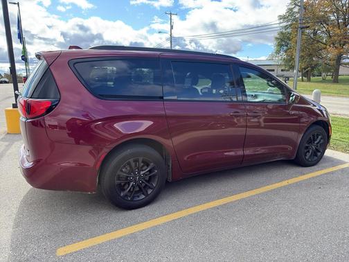 2020 Chrysler Pacifica L