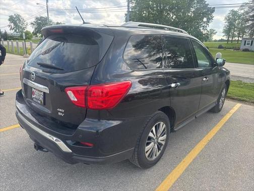 2018 Nissan Pathfinder SV