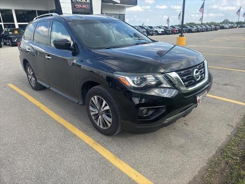 2018 Nissan Pathfinder SV