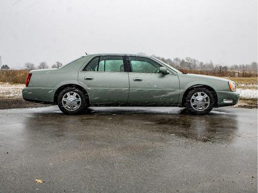 2005 Cadillac DeVille Base