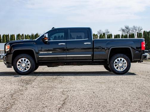 Onyx Black 2019 GMC Sierra 2500 Denali