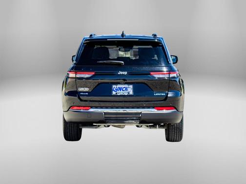 Diamond Black Crystal Pearlcoat 2024 Jeep Grand Cherokee Limited