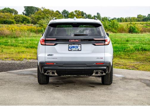 2026 GMC Acadia AWD AT4