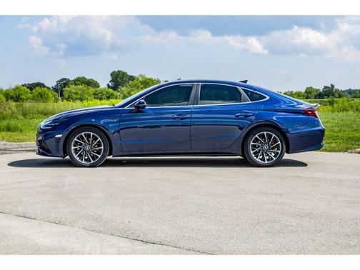 2022 Hyundai SONATA Limited