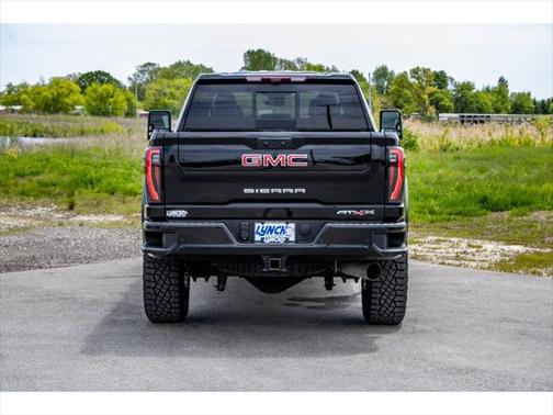 2024 GMC Sierra 2500 AT4