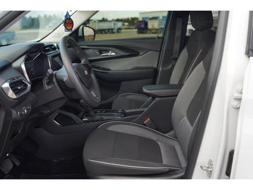 Summit White 2023 Chevrolet Trailblazer LT