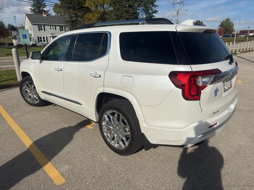 2022 GMC Acadia Denali