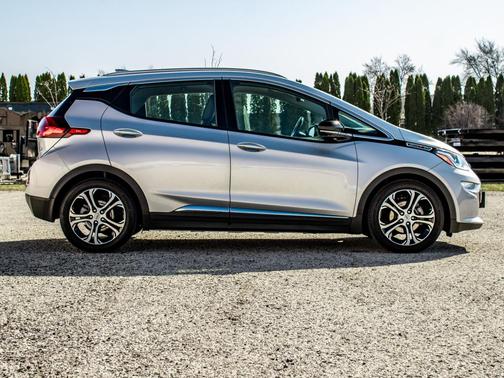 Silver Ice Metallic 2017 Chevrolet Bolt EV Premier