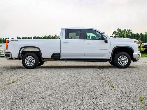 Summit White 2024 Chevrolet Silverado 2500 LT