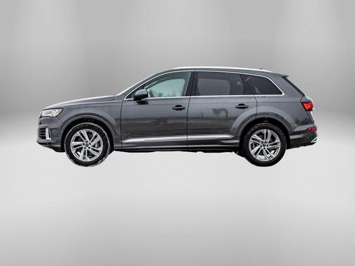 2024 Audi Q7 55 Premium Plus