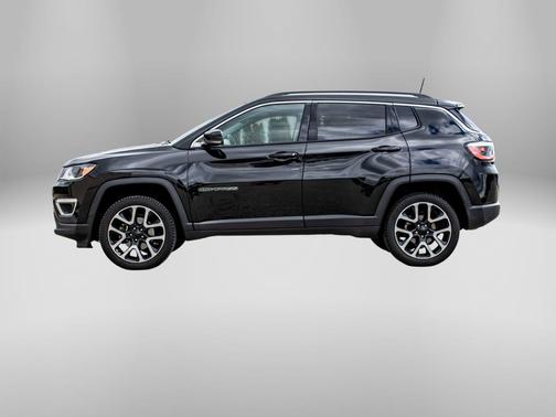 Diamond Black Crystal Pearlcoat 2018 Jeep Compass Limited