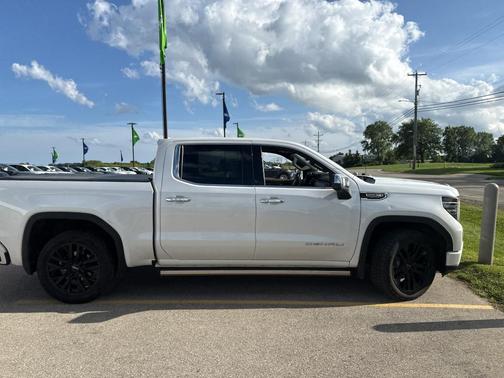 White Frost Tricoat 2022 GMC Sierra 1500 Denali
