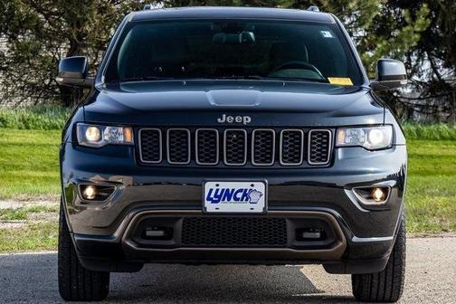 Photo 3 of 13 of 2016 Jeep Grand Cherokee Limited